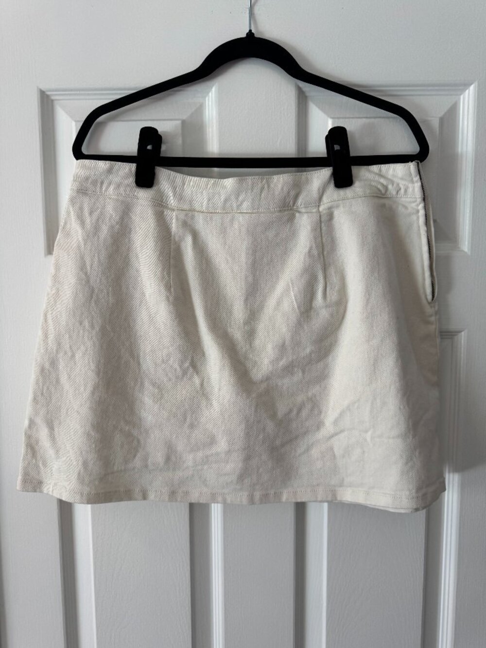 Size L - French Connection Cream Twill Skort w/Side Zip